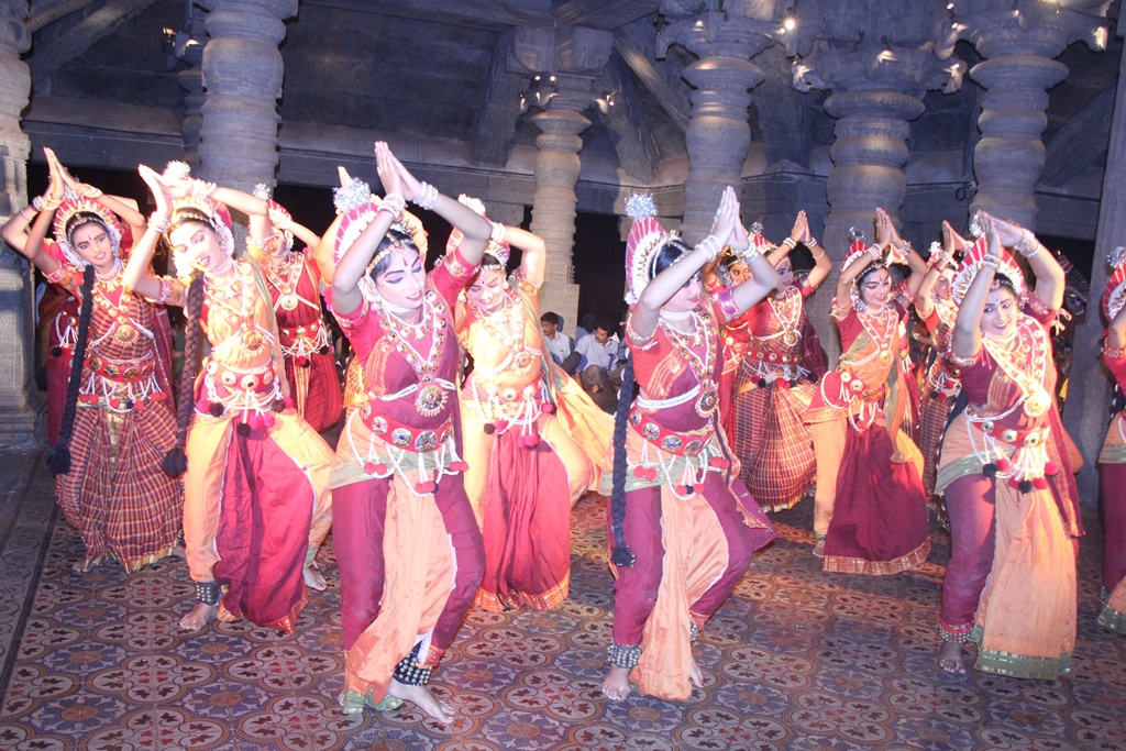 ಸಾವಿರ ಕಂಬದ ಬಸದಿಯಲ್ಲಿ ಆಳ್ವಾಸ್ ಸಾಂಸ್ಕೃತಿಕ ವೈಭವ